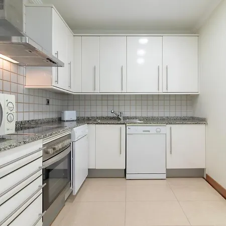 Flatguest Ramblas Golf 1b - Parking + Pool + Gym *