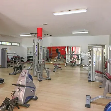 Flatguest Ramblas Golf 1b - Parking + Pool + Gym Daire *