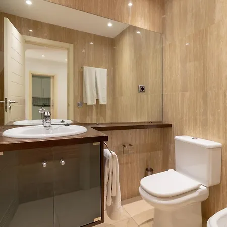 Flatguest Ramblas Golf 1b - Parking + Pool + Gym Daire *